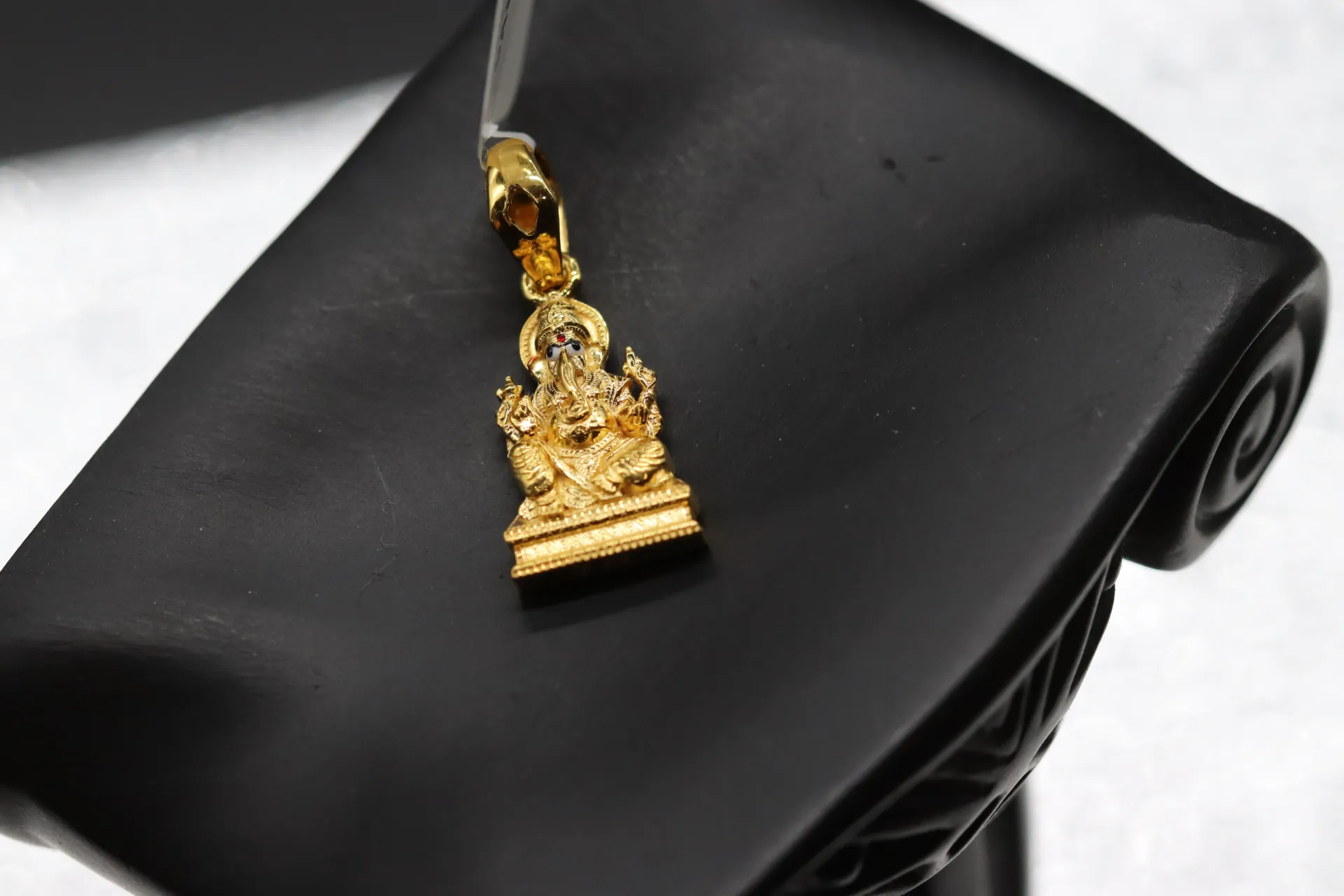 22k Pendant