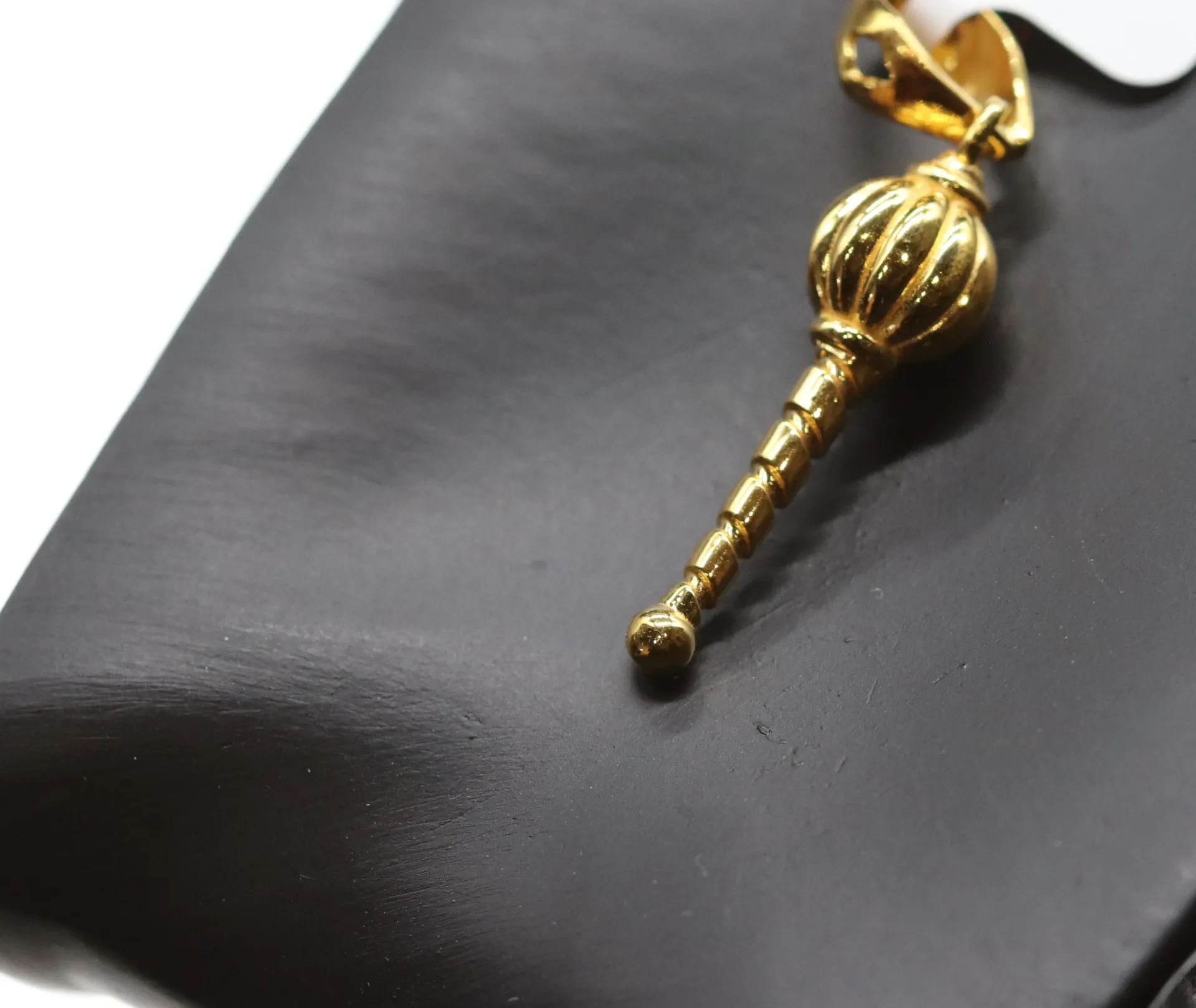 22k Pendant