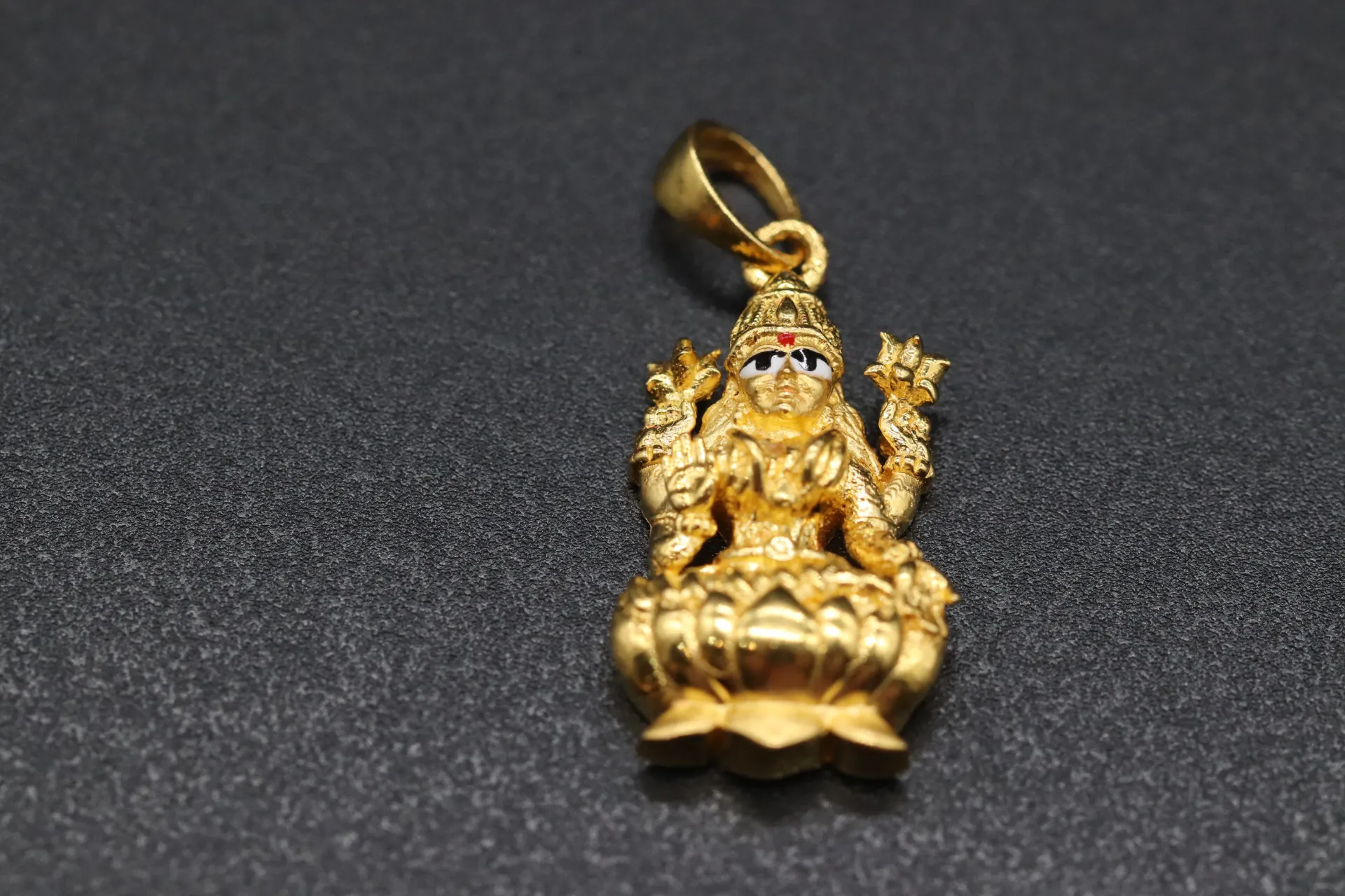 22k Pendant