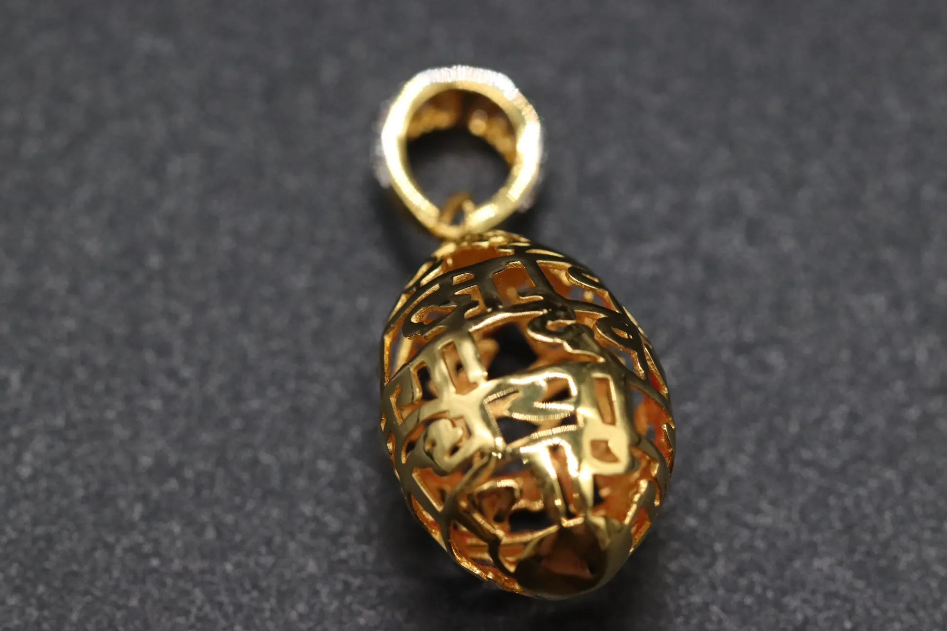 22k Pendant