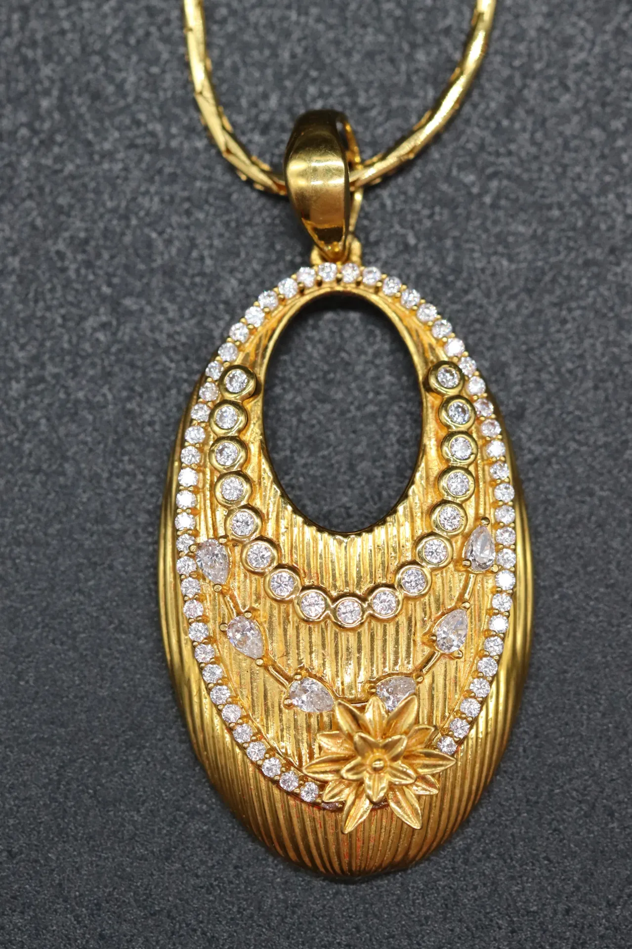 22k Pendant