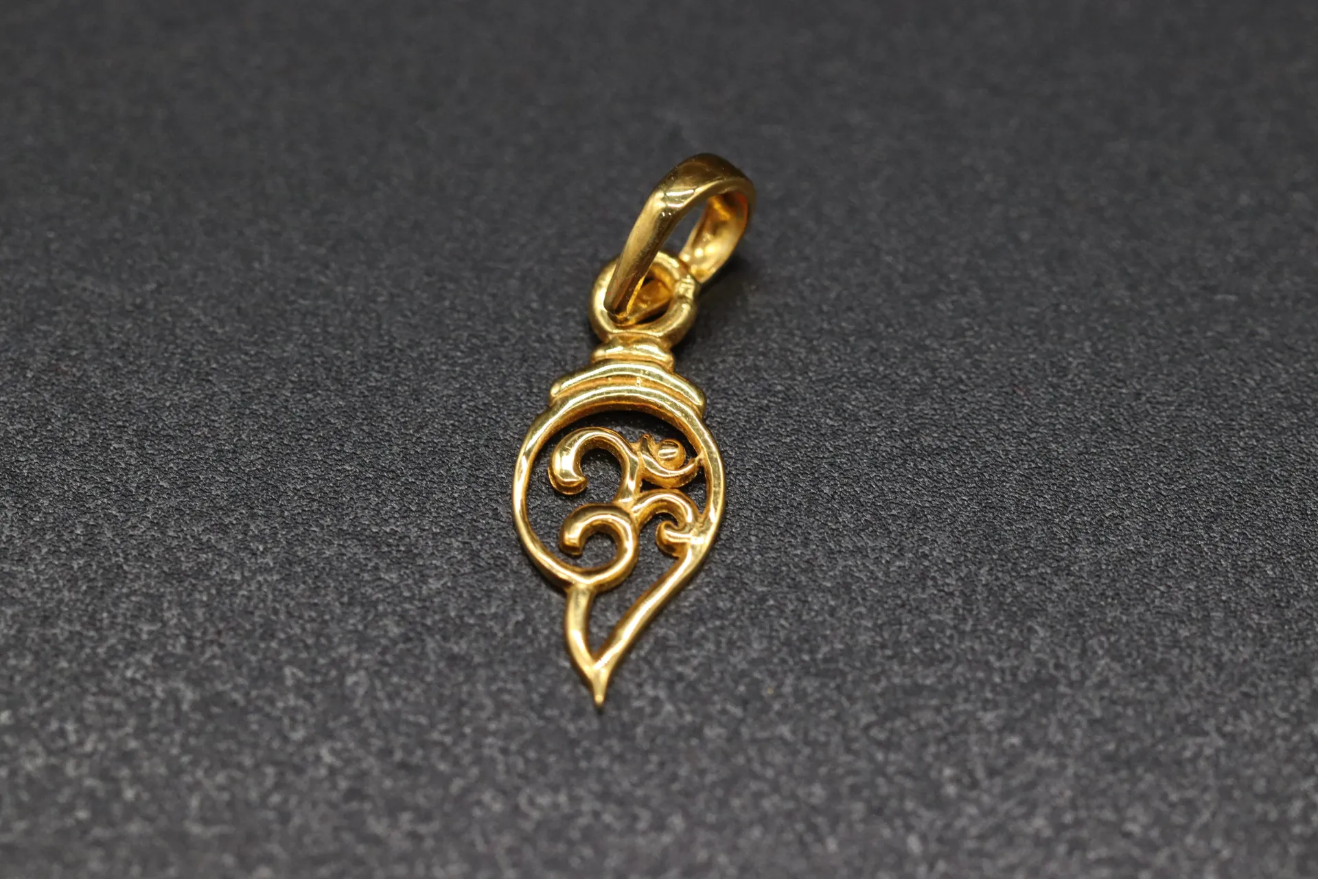 22k Pendant