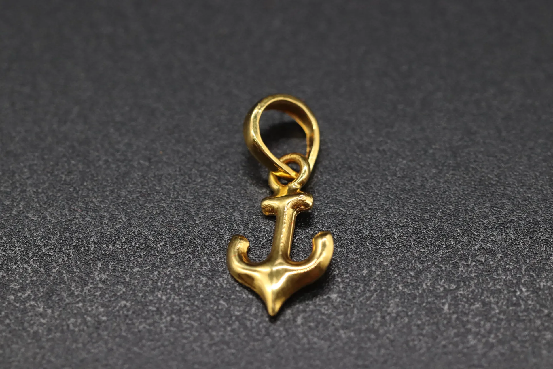 22k Pendant