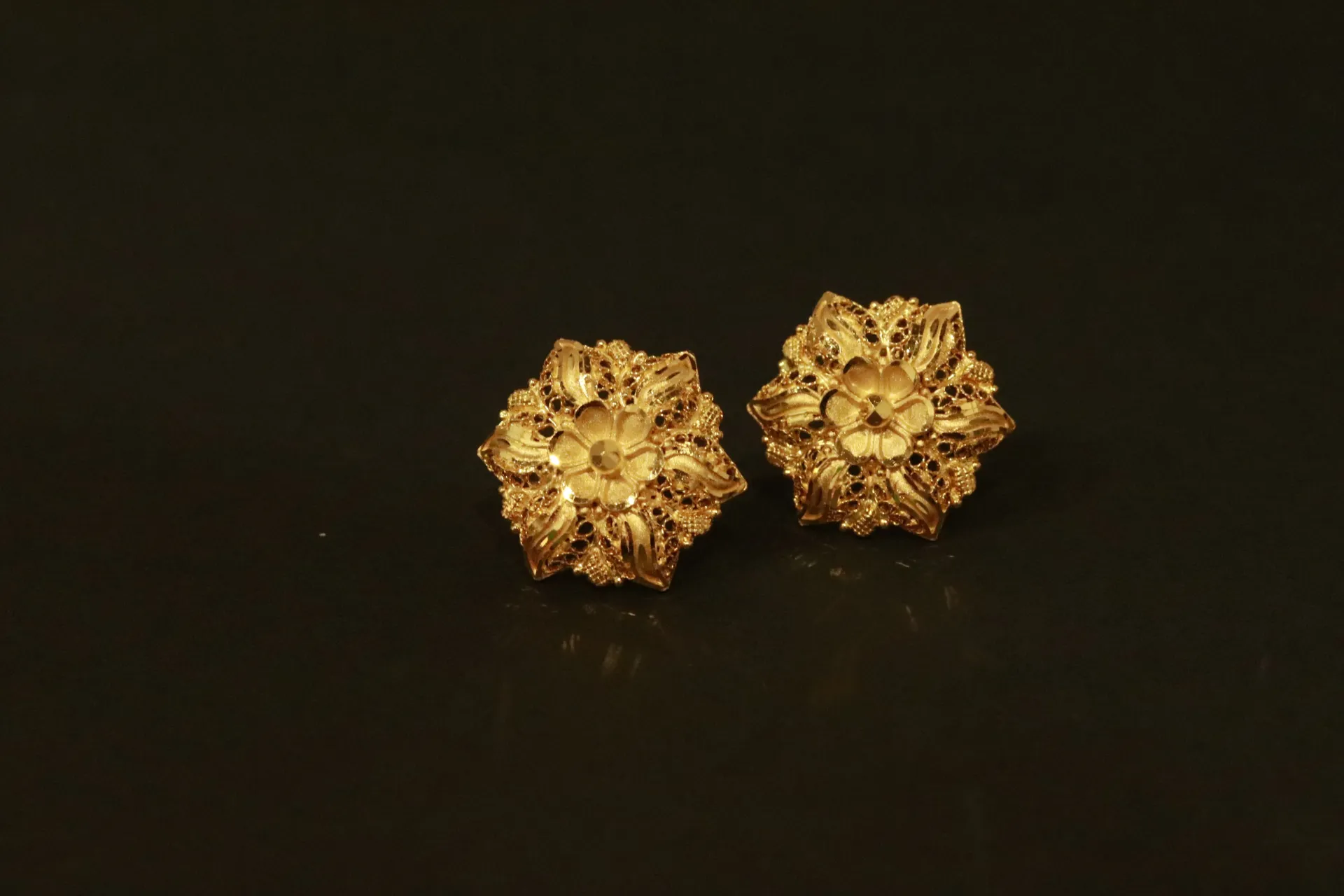 [10190] 24k Stud Earrings