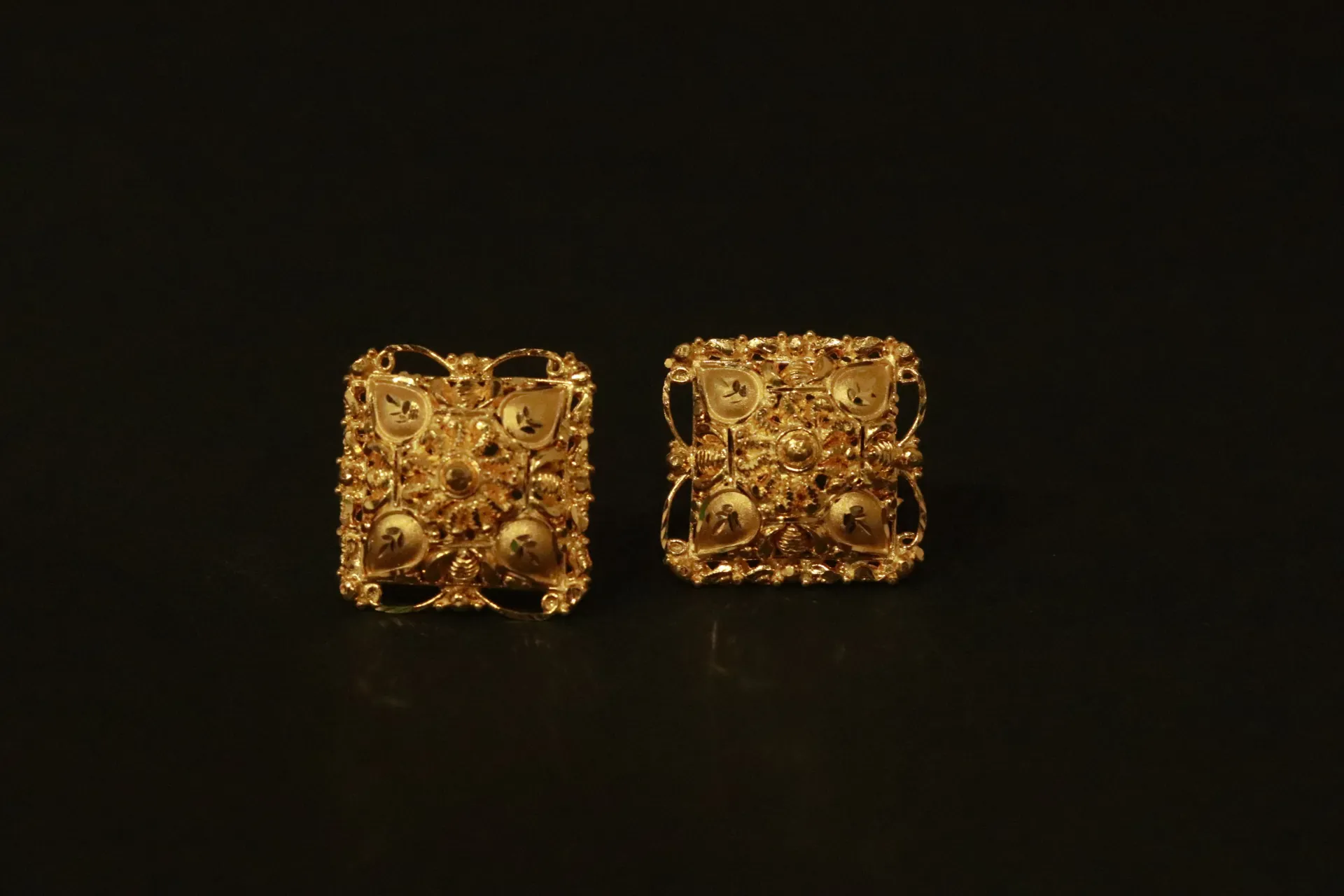[10197] 24k Stud Earrings