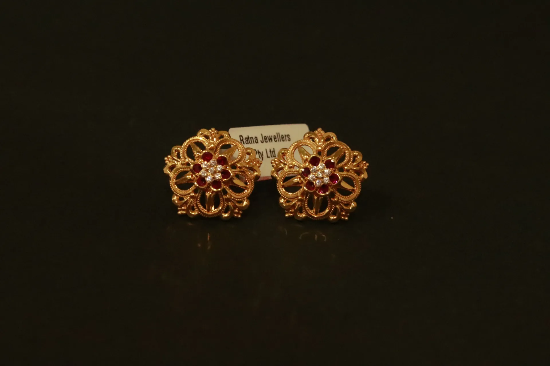 [10200] 22k Stud Earrings