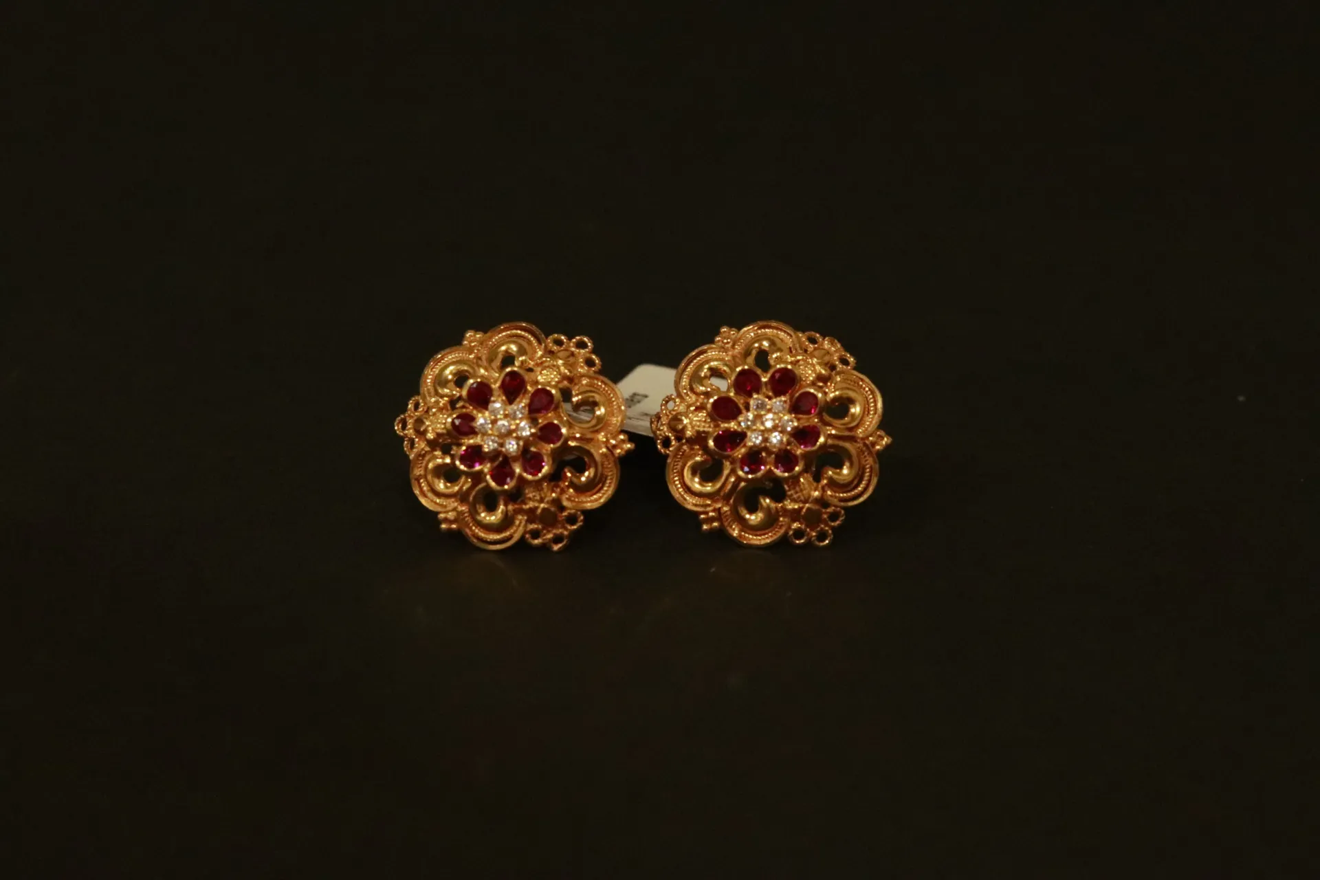 [10201] 22k Stud Earrings