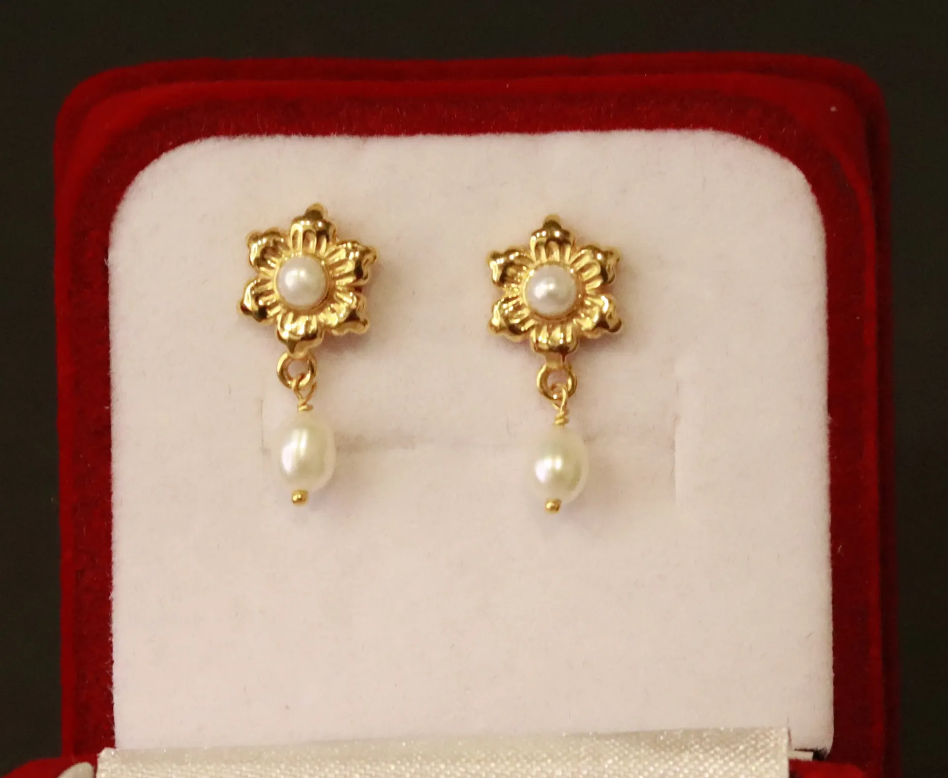 [10221] 22k Stud Earrings