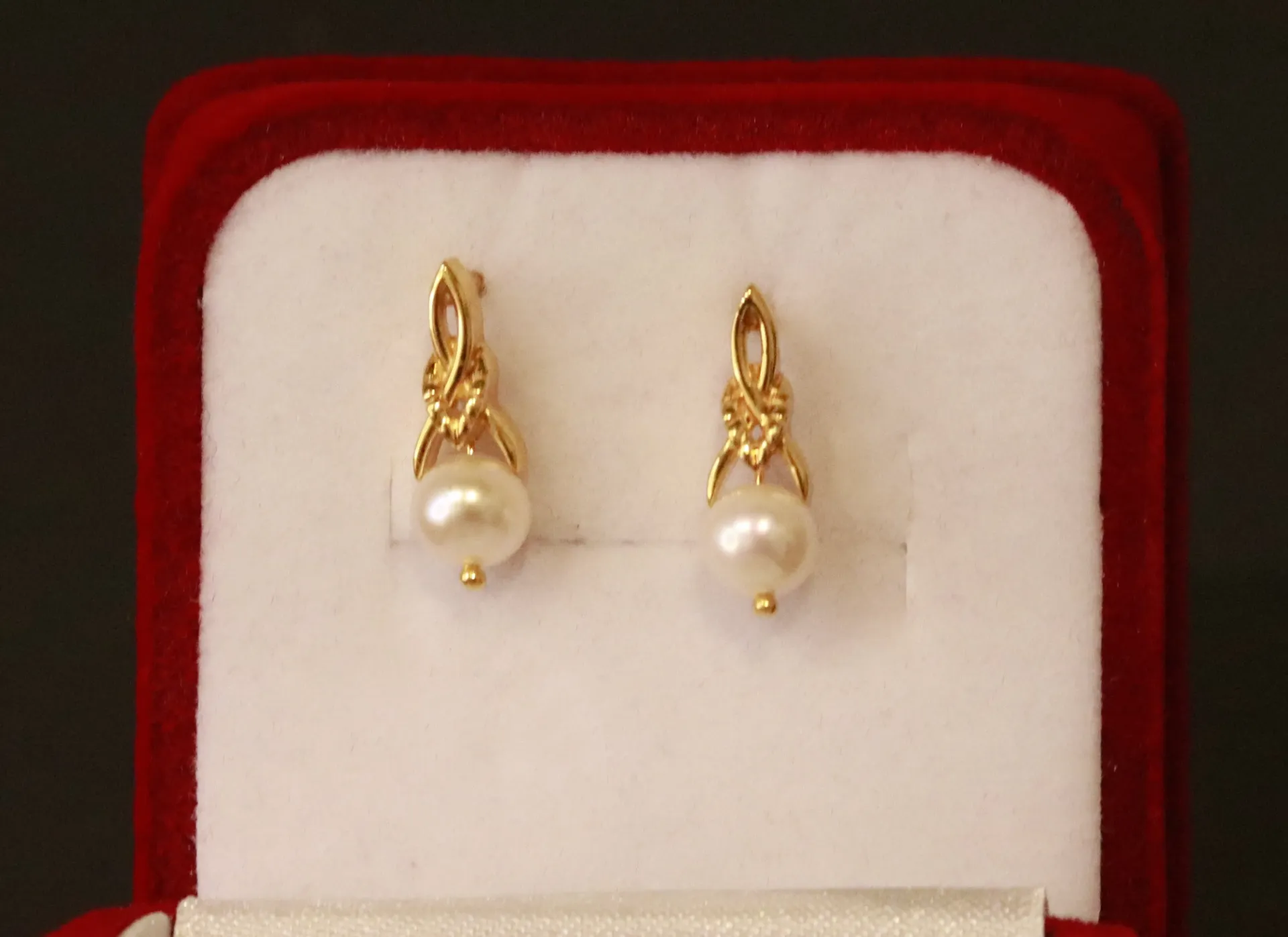 [10227] 22k Stud Earrings