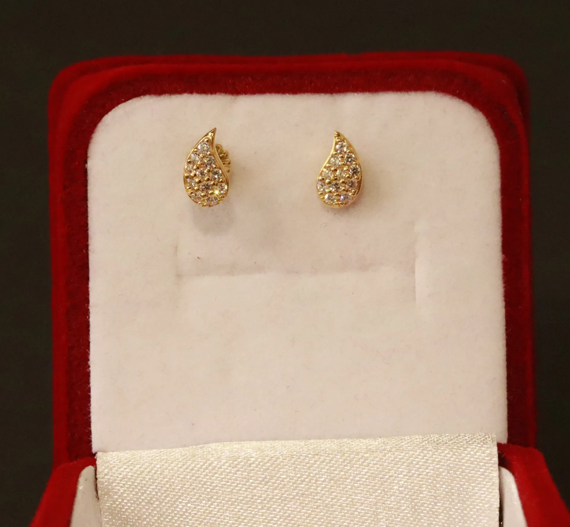 [10232] 22k Stud Earrings