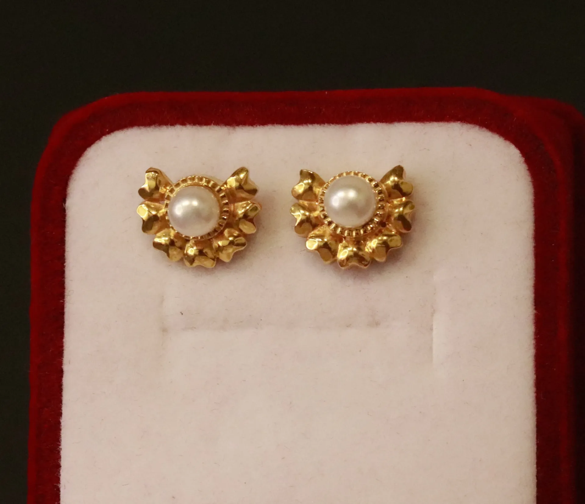 [10233] 22k Stud Earrings