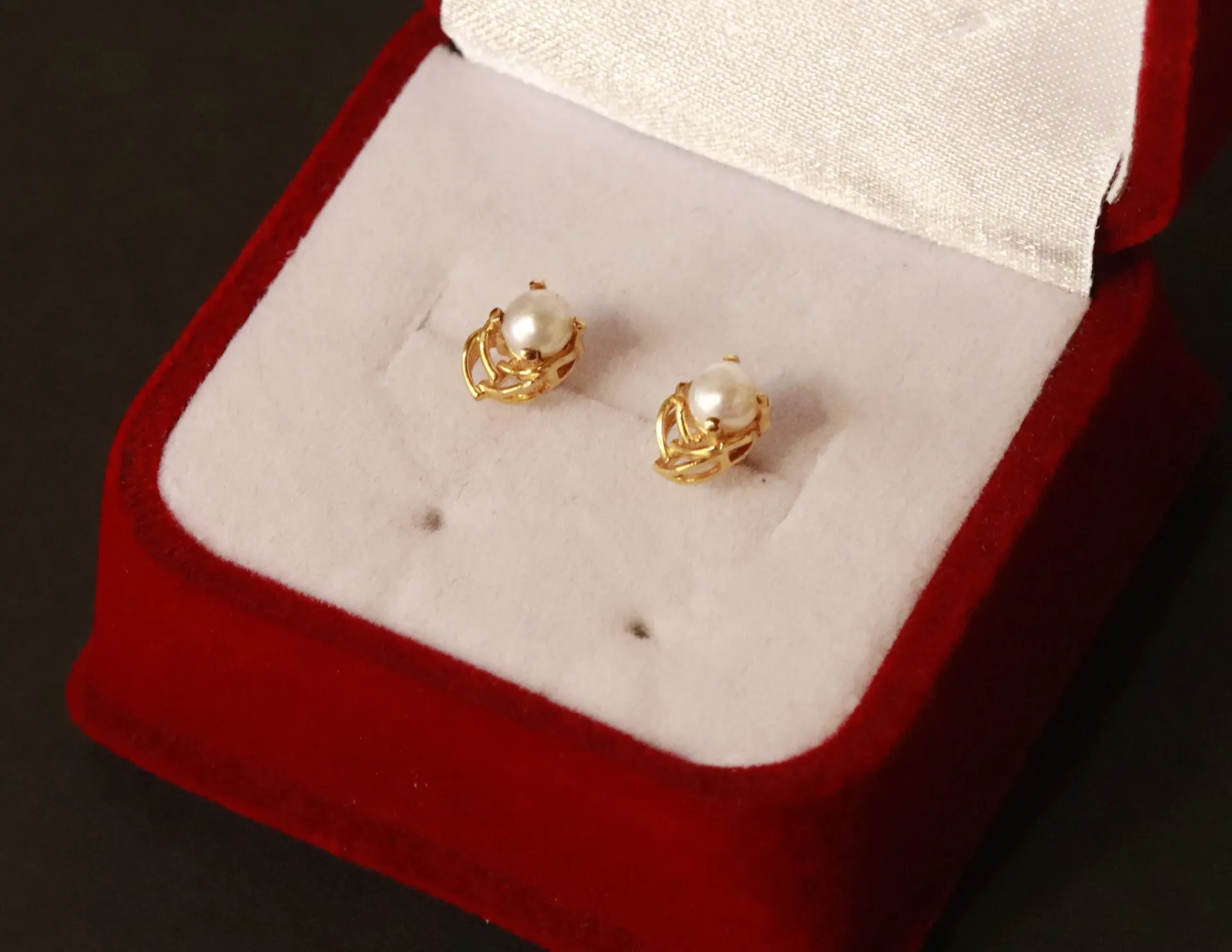 [10235] 22k Stud Earrings