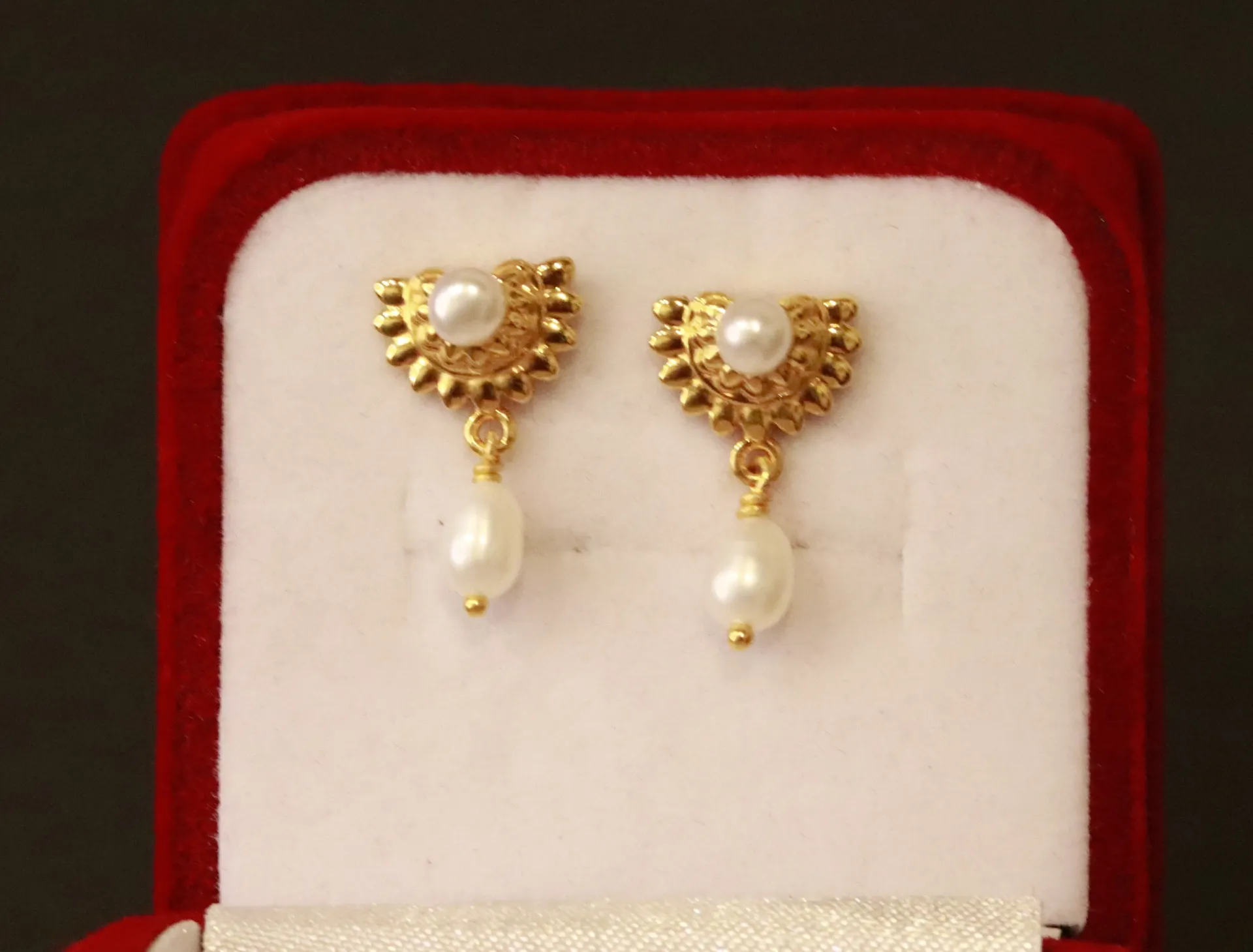 [10238] 22k Stud Earrings