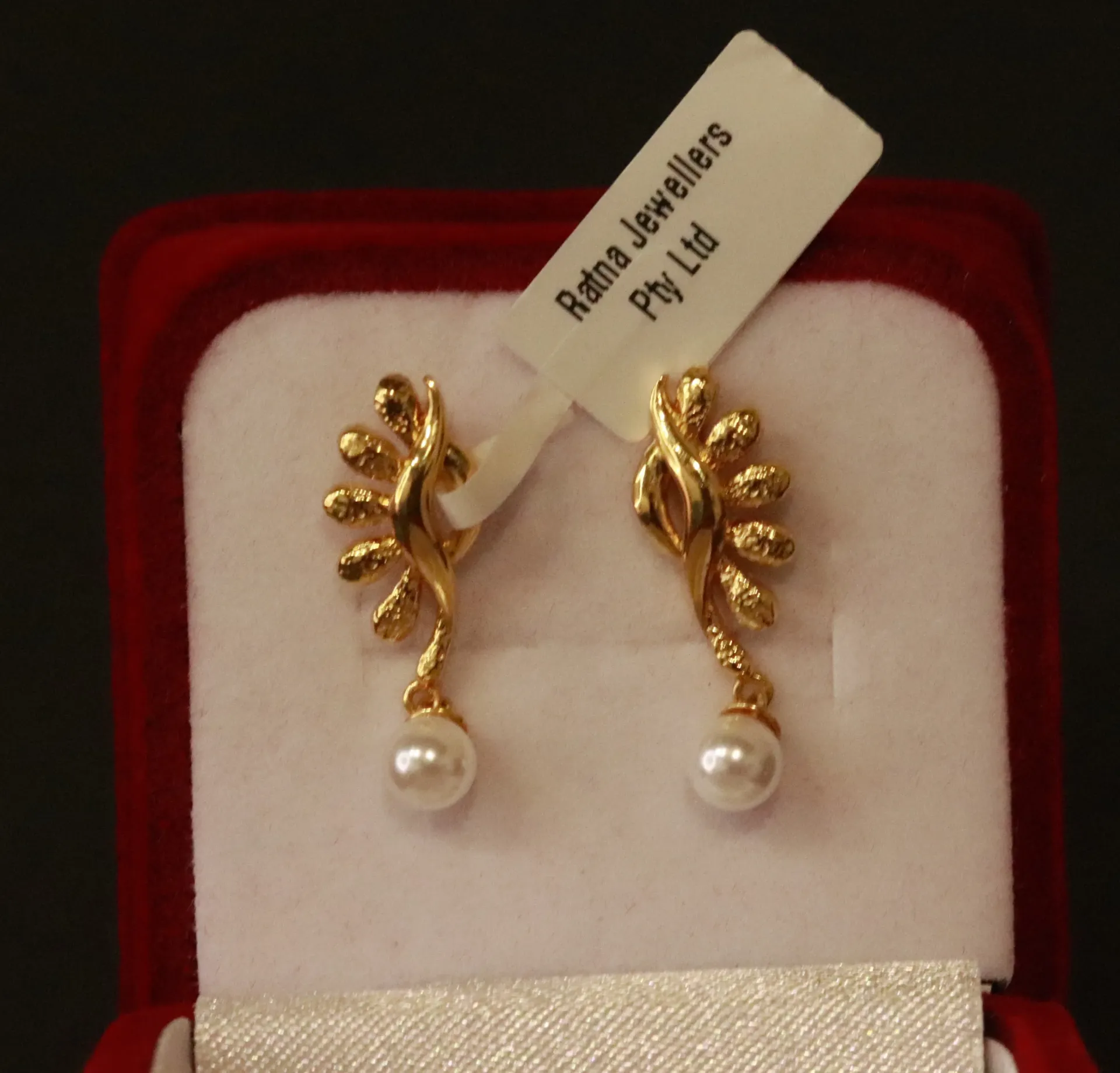 [10239] 22k Stud Earrings
