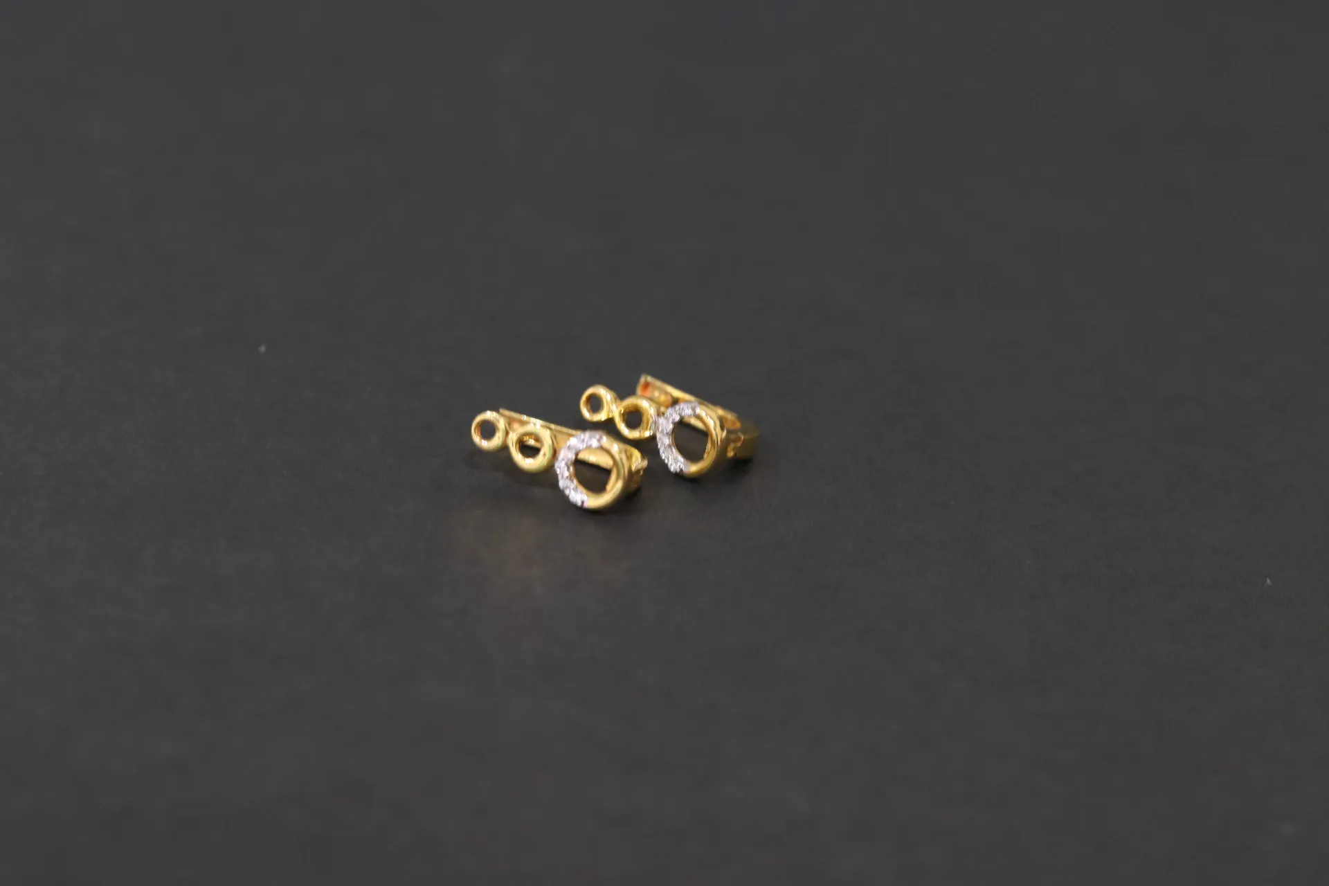 [10275] 22k Stud Earrings