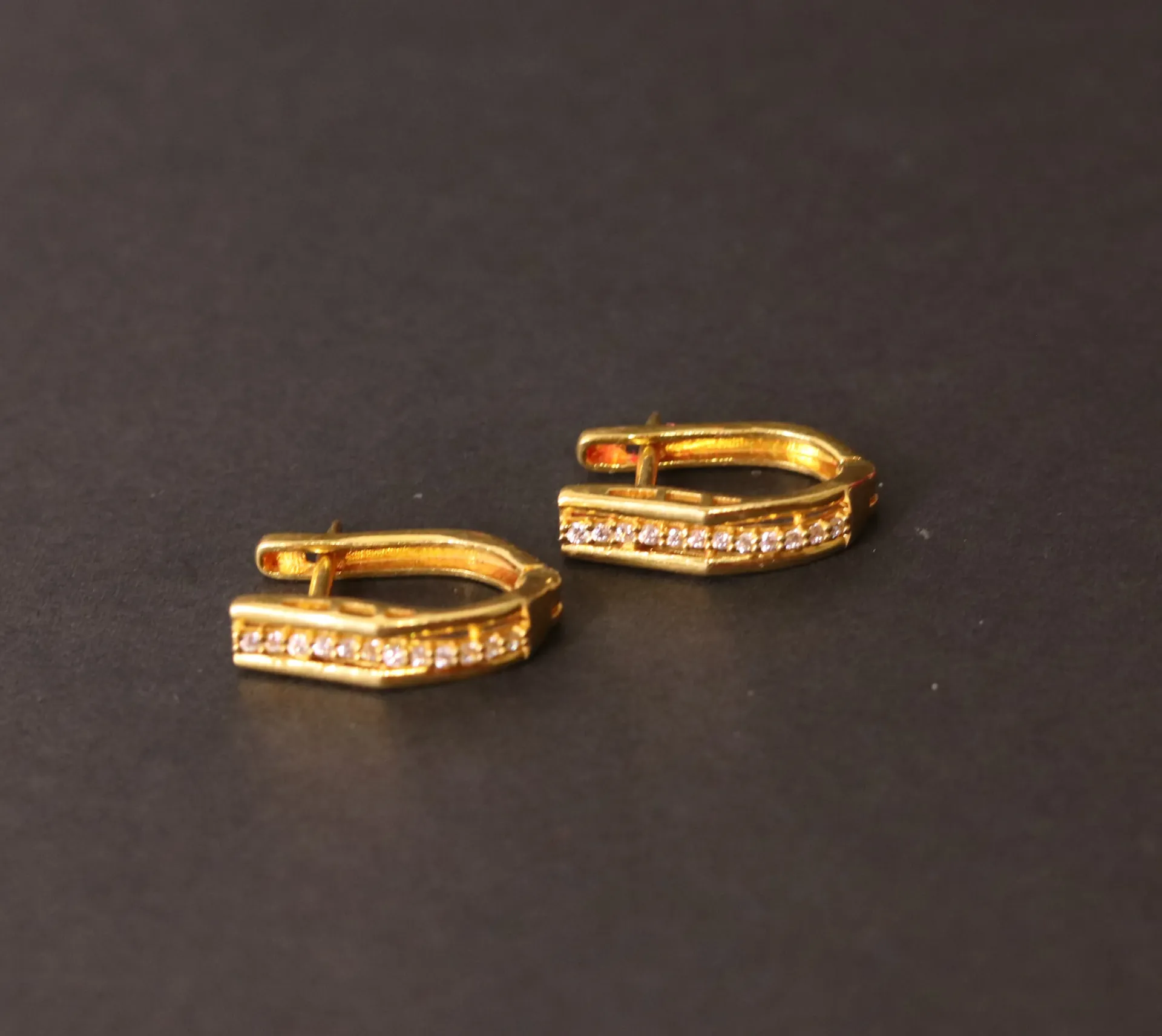 [10282] 22k Stud Earrings