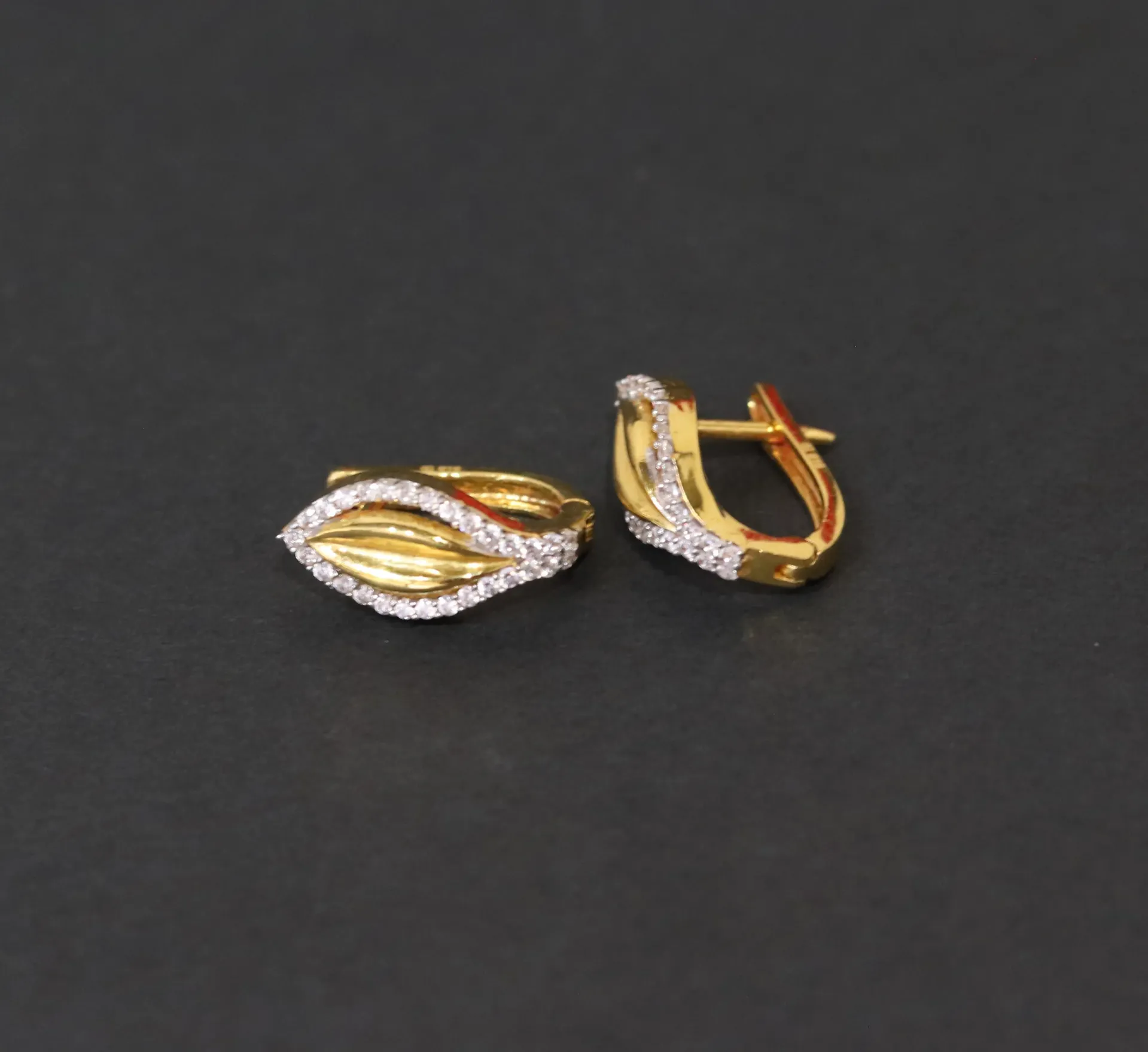 [10283] 22k Stud Earrings