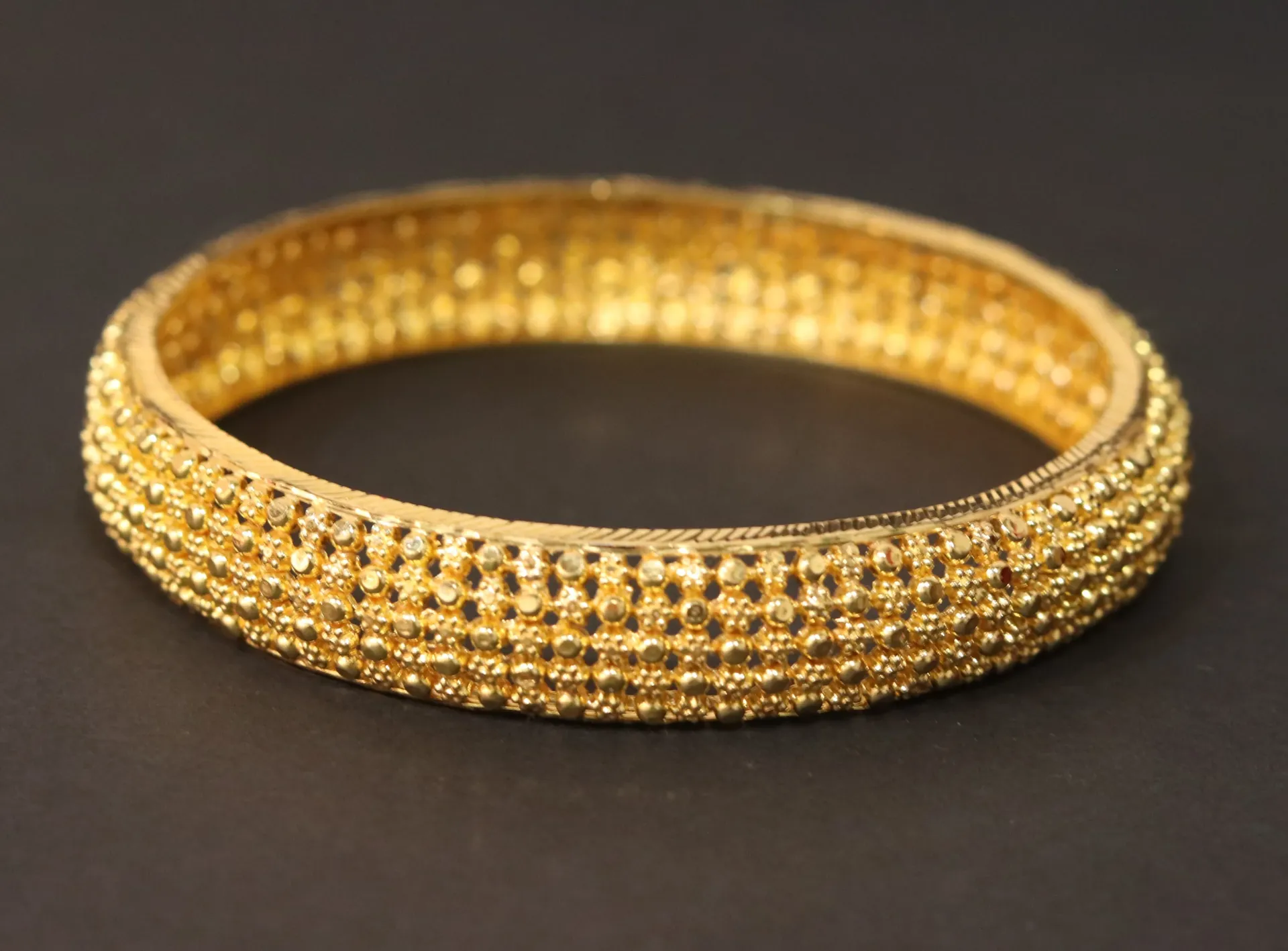 [10362] 22k Bangles