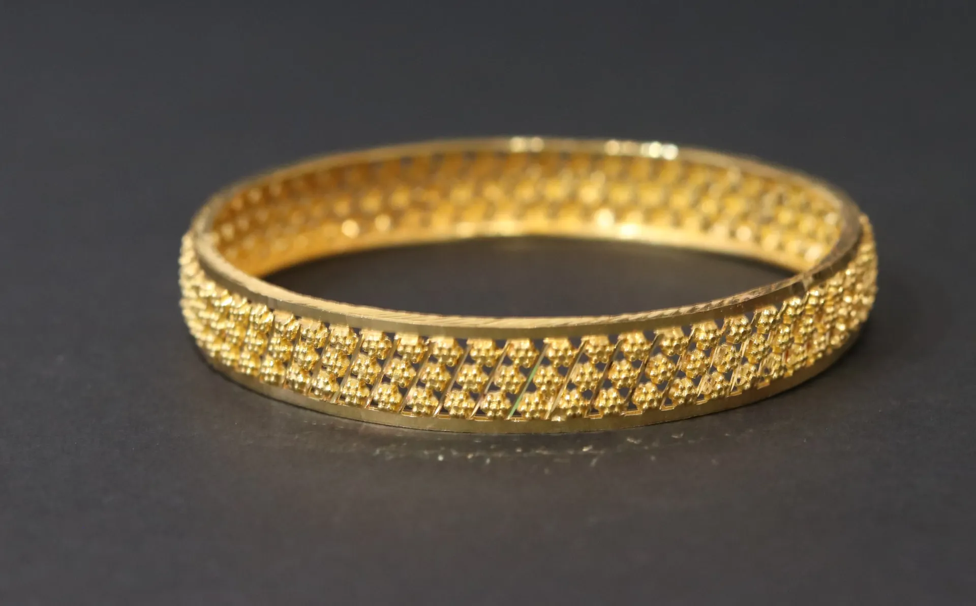[10363] 22k Bangles