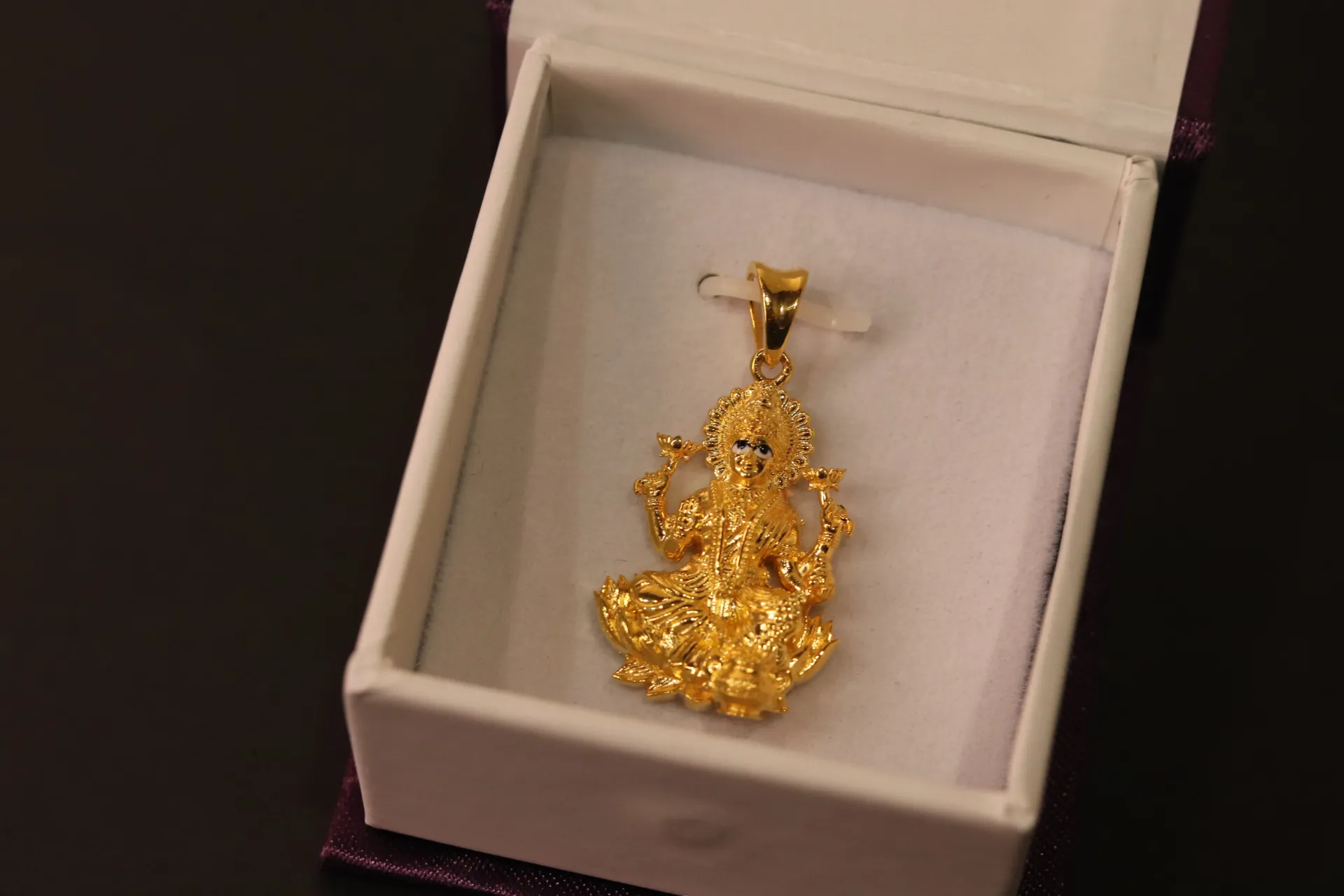 [10603] 22k Laxmi Ji Pendant