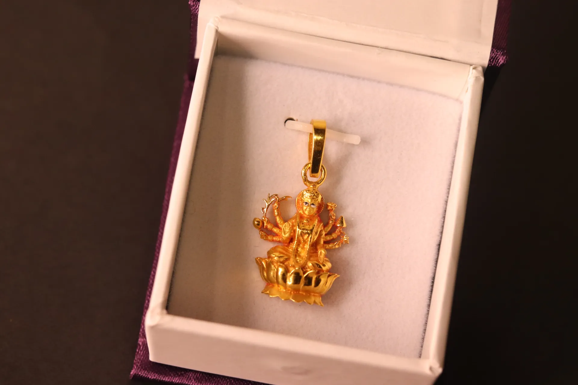 [10604] 22k Laxmi Ji Pendant