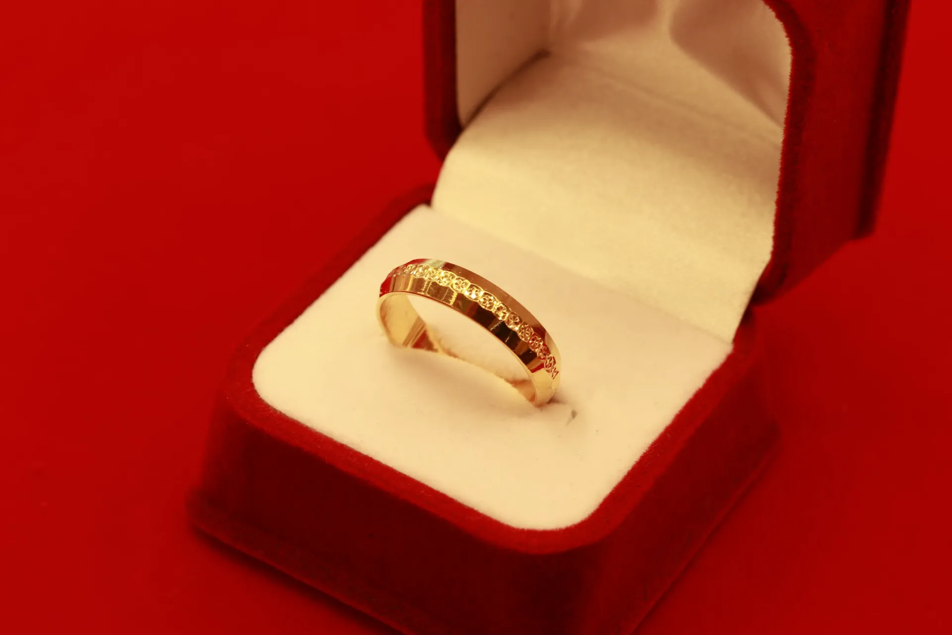[10068] 22k Gold Band