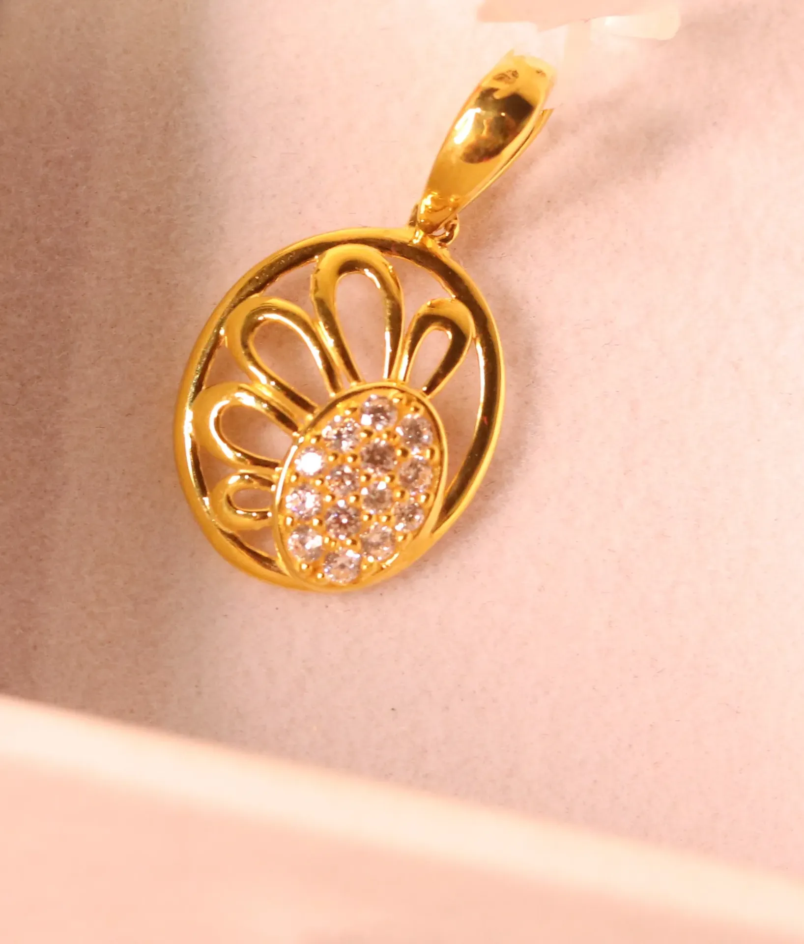 [10627] 22k Pendant