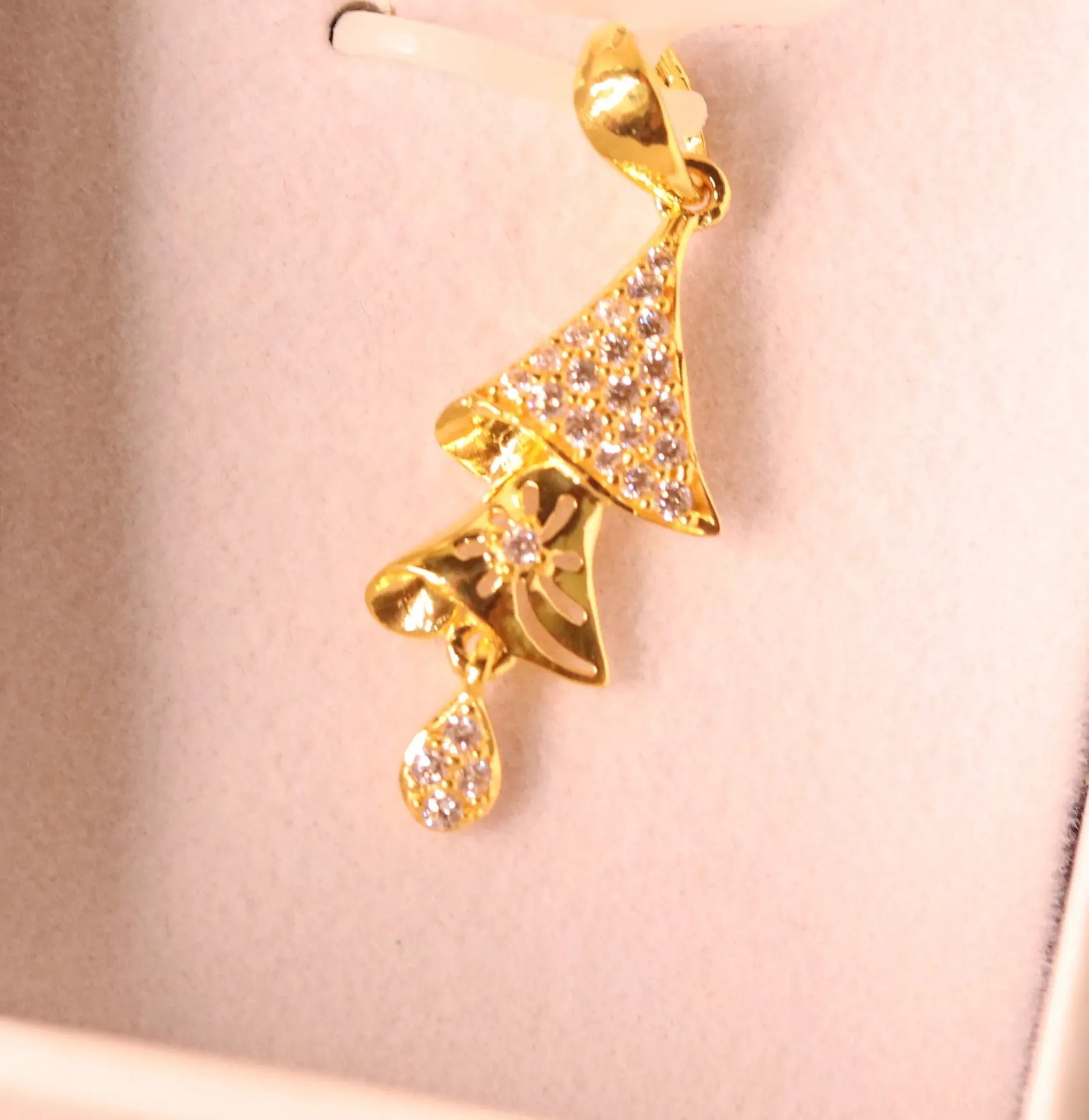 [10633] 22k Pendant