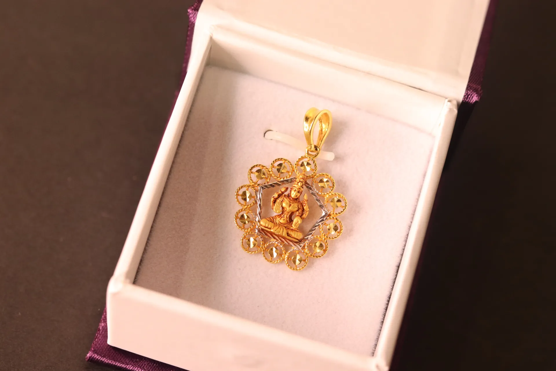 [10650] 22k Pendant