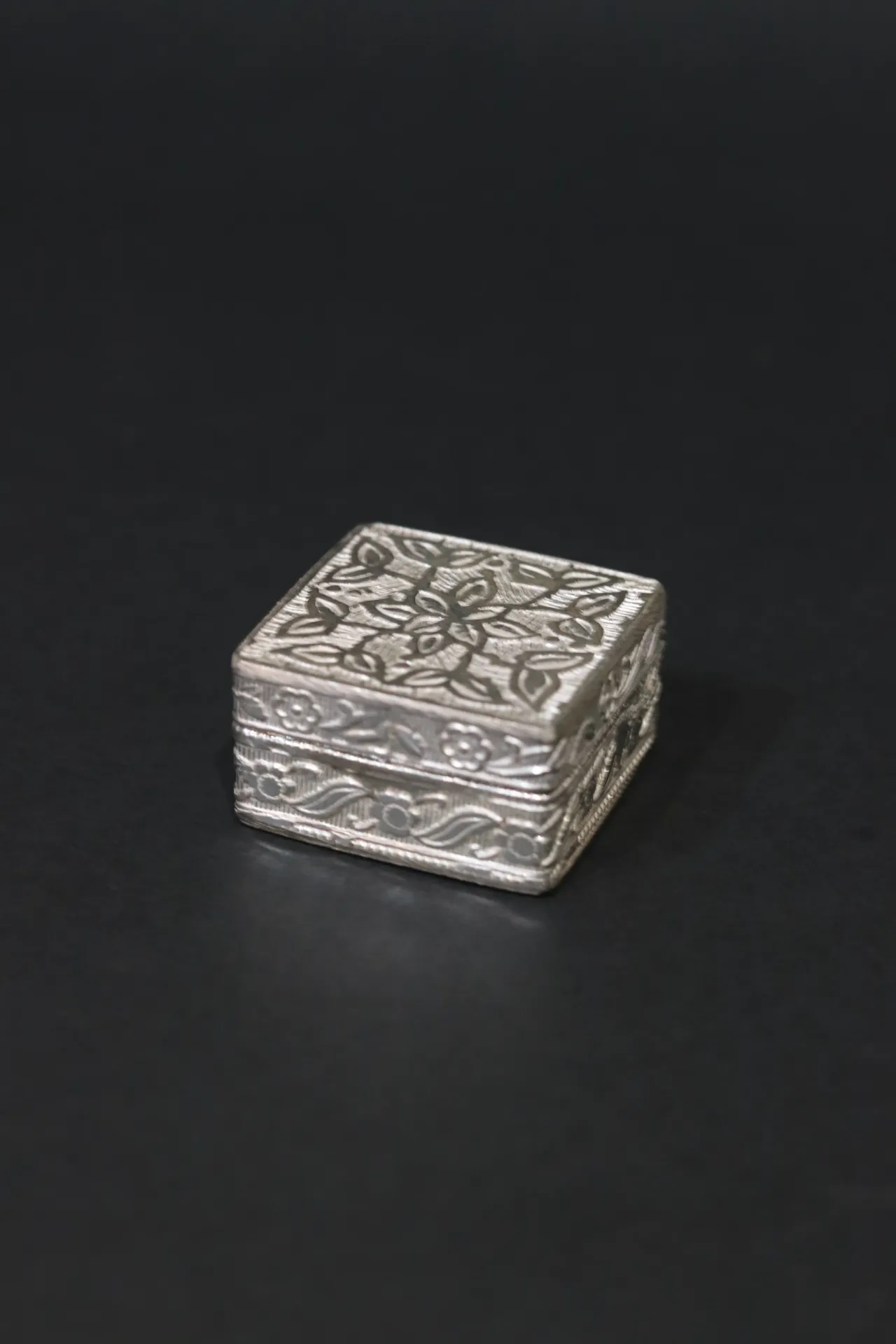 [10691] Silver Sindoor Box