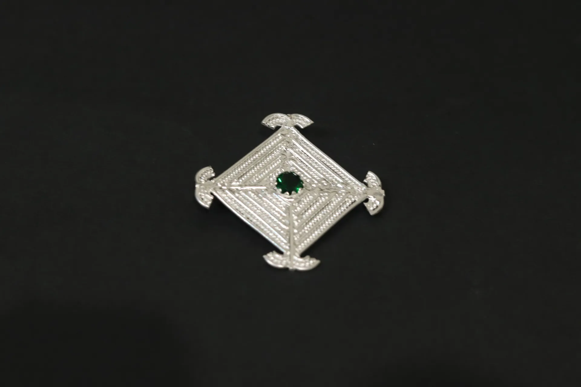 [10697] Silver Brooch (Silam Sakma)