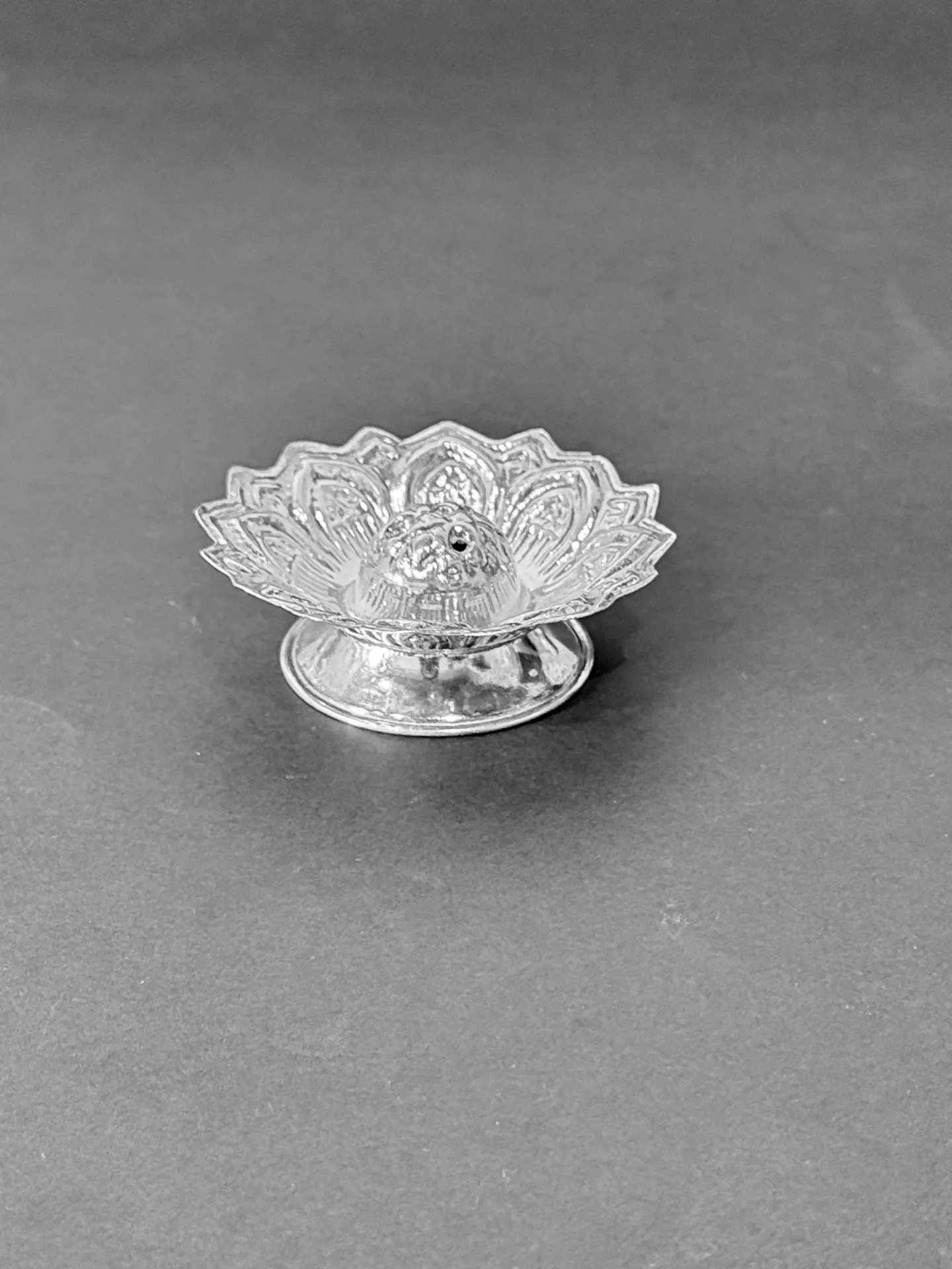 [10747] Silver Agarbatti Holder/ Stand