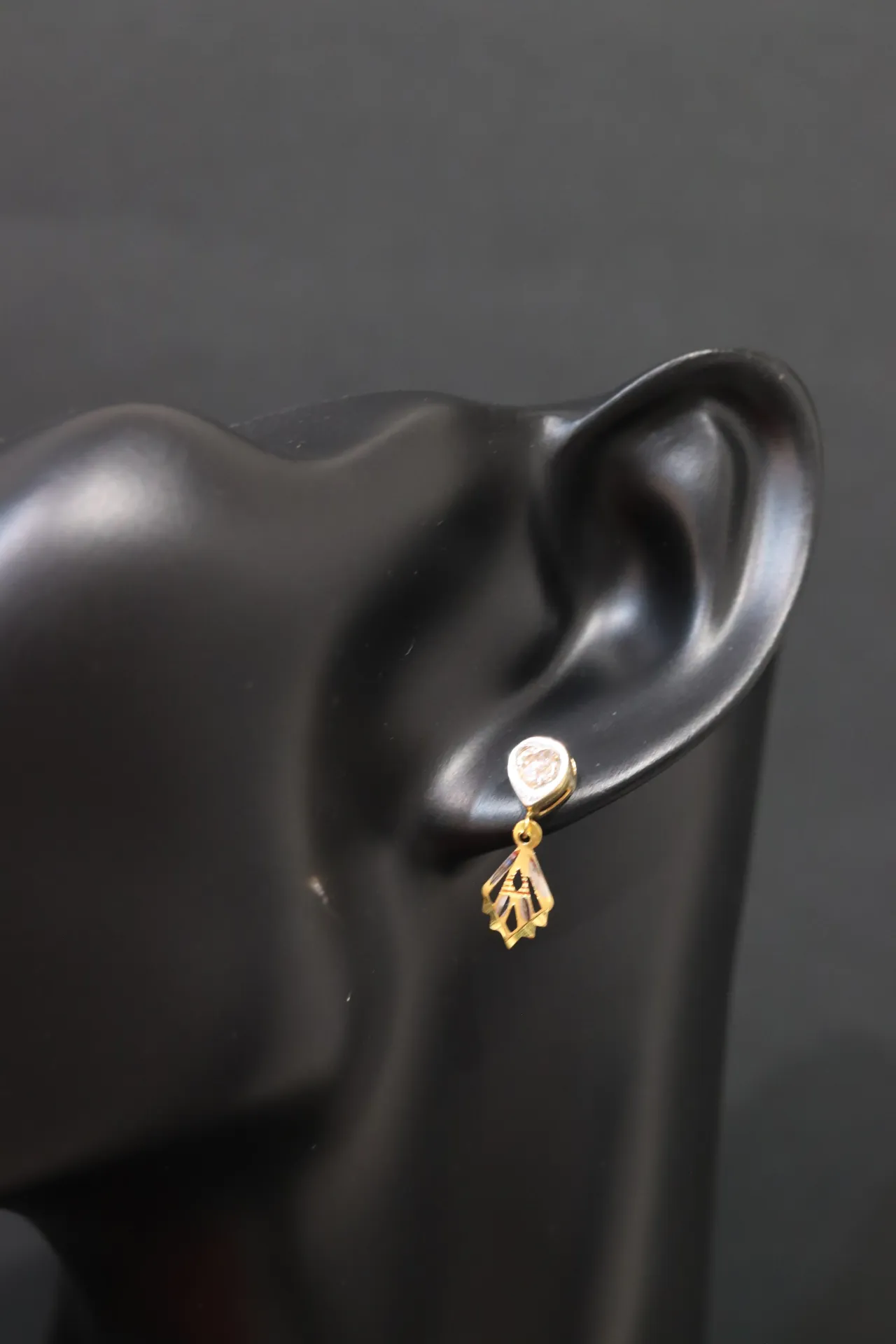22k Studs/ Earring